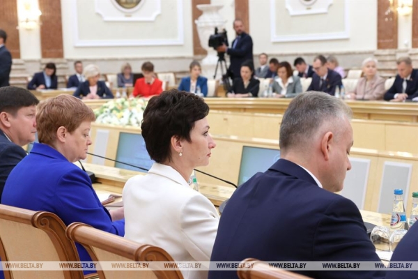 Серьезный разговор после работы над ошибками. Лукашенко собрал большое совещание по образованию Серьезный разговор после работы над ошибками. Лукашенко собрал большое совещание по образованию