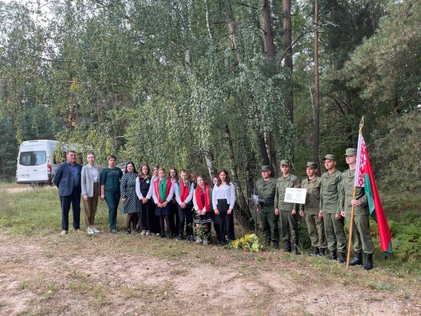 Чтобы помнили. На месте сожженной в годы войны деревни Добрица установлен памятный цифровой знак с QR-кодом