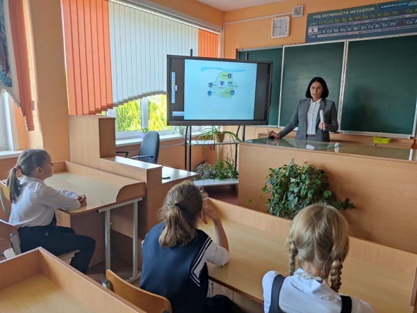 Урок налоговой грамотности провели для учащихся гимназии №1 сотрудники налоговой службы Урок налоговой грамотности провели для учащихся гимназии №1 сотрудники налоговой службы