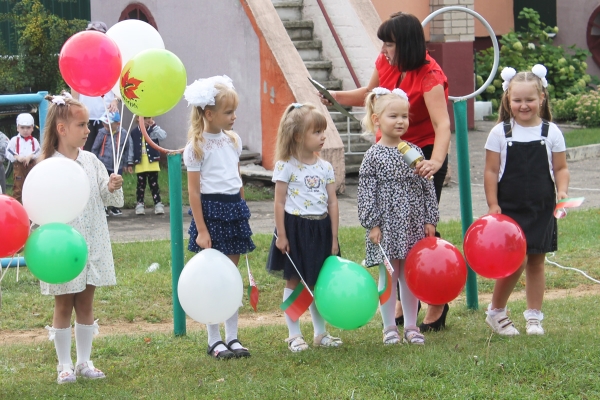 В Дошкольном центре развития ребенка прошла торжественная линейка, посвященная Дню знаний