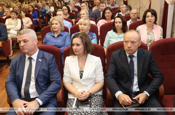 Сергеенко: молодежи необходимо показывать и разъяснять историческое значение Дня народного единства Сергеенко: молодежи необходимо показывать и разъяснять историческое значение Дня народного единства