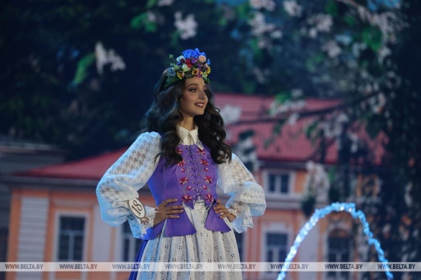 Лукашенко посетил финал ХIII Национального конкурса красоты «Мисс Беларусь — 2023» Лукашенко посетил финал ХIII Национального конкурса красоты «Мисс Беларусь — 2023»