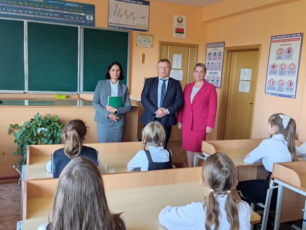 Урок налоговой грамотности провели для учащихся гимназии №1 сотрудники налоговой службы Урок налоговой грамотности провели для учащихся гимназии №1 сотрудники налоговой службы
