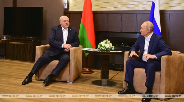 Народное единство, переговоры с Путиным, турецкое плечо и финишная прямая для депутатов. Главные итоги недели Президента Народное единство, переговоры с Путиным, турецкое плечо и финишная прямая для депутатов. Главные итоги недели Президента