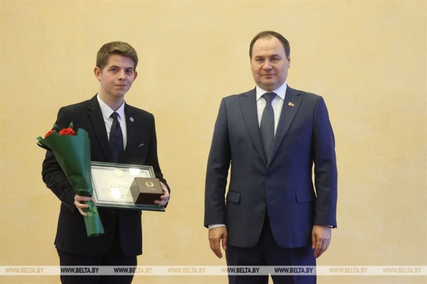 "Государственная награда - это символ доверия". Премьер-министр Беларуси вручил госнаграды "Государственная награда - это символ доверия". Премьер-министр Беларуси вручил госнаграды