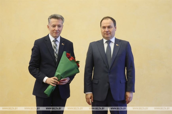 "Государственная награда - это символ доверия". Премьер-министр Беларуси вручил госнаграды "Государственная награда - это символ доверия". Премьер-министр Беларуси вручил госнаграды