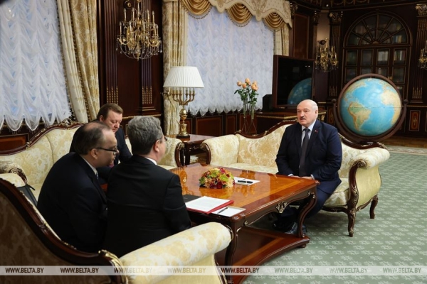 Народное единство, переговоры с Путиным, турецкое плечо и финишная прямая для депутатов. Главные итоги недели Президента Народное единство, переговоры с Путиным, турецкое плечо и финишная прямая для депутатов. Главные итоги недели Президента