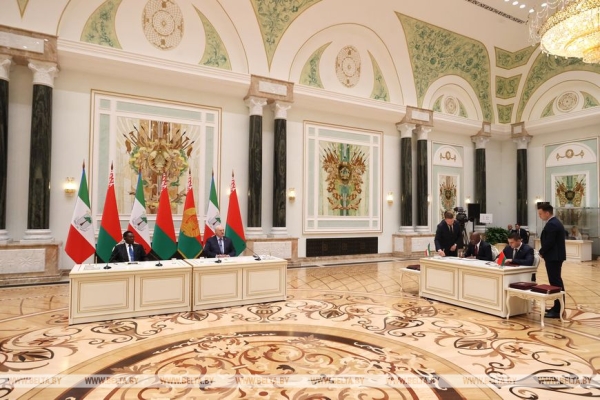 Лукашенко: Минск выступает за справедливый мир, и мы идем в Африку как друзья Лукашенко: Минск выступает за справедливый мир, и мы идем в Африку как друзья