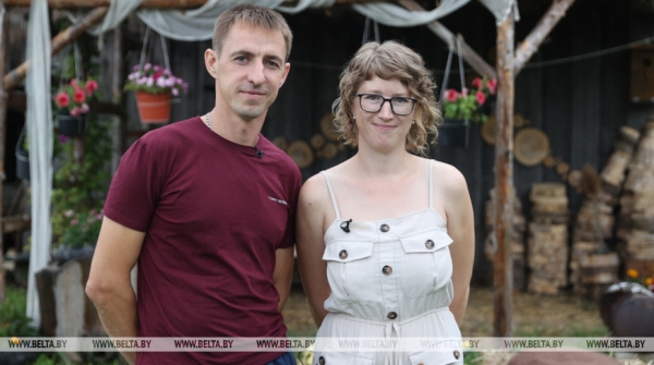 "Ваша жизнь в деревне будет такой, какой вы захотите". О чем мечтает семья блогеров из белорусской глубинки