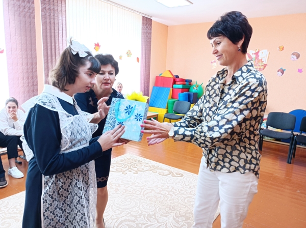 «Коробку добра» для воспитанников Центра коррекционно-развивающего обучения передала заведующий нотариальной конторой Стародорожского района «Коробку добра» для воспитанников Центра коррекционно-развивающего обучения передала заведующий нотариальной конторой Стародорожского района