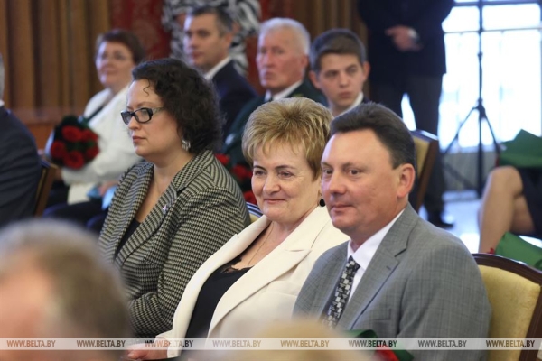 "Государственная награда - это символ доверия". Премьер-министр Беларуси вручил госнаграды "Государственная награда - это символ доверия". Премьер-министр Беларуси вручил госнаграды