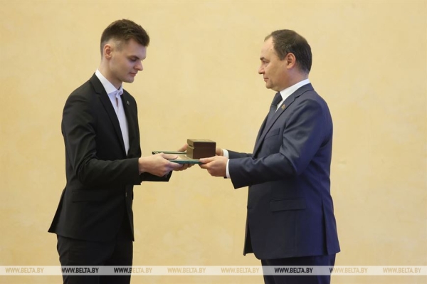 "Государственная награда - это символ доверия". Премьер-министр Беларуси вручил госнаграды "Государственная награда - это символ доверия". Премьер-министр Беларуси вручил госнаграды