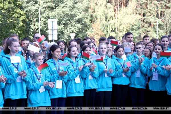 Лукашенко учащимся национального технопарка: вы молодцы, вы наше будущее Лукашенко учащимся национального технопарка: вы молодцы, вы наше будущее