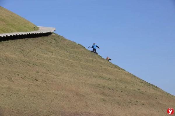 К 1 июня все работы будут завершены — Турчин о реконструкции Кургана Славы К 1 июня все работы будут завершены — Турчин о реконструкции Кургана Славы