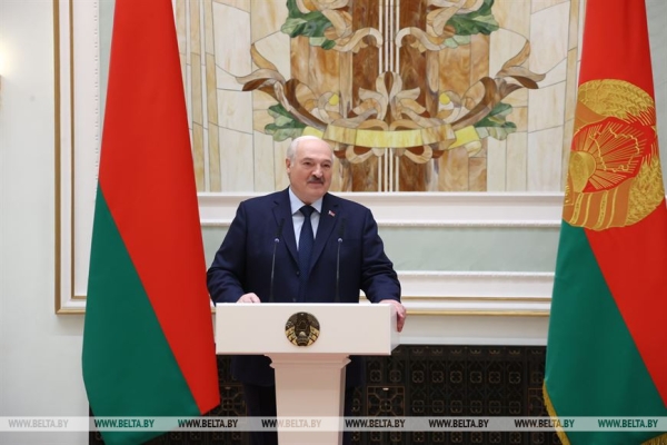 Народное единство, переговоры с Путиным, турецкое плечо и финишная прямая для депутатов. Главные итоги недели Президента Народное единство, переговоры с Путиным, турецкое плечо и финишная прямая для депутатов. Главные итоги недели Президента