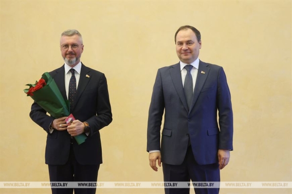 "Государственная награда - это символ доверия". Премьер-министр Беларуси вручил госнаграды "Государственная награда - это символ доверия". Премьер-министр Беларуси вручил госнаграды