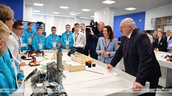 Лукашенко: для Беларуси талантливые люди, интеллект нации - самое большое богатство Лукашенко: для Беларуси талантливые люди, интеллект нации - самое большое богатство