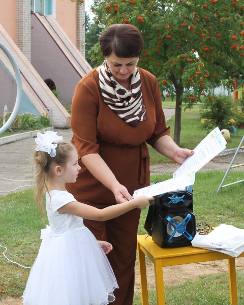 В Дошкольном центре развития ребенка прошла торжественная линейка, посвященная Дню знаний