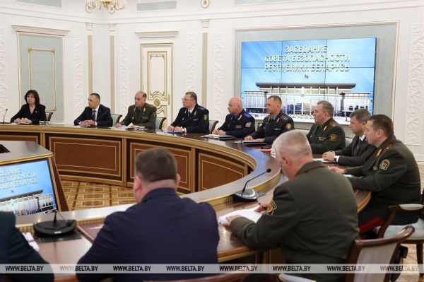 Технопарк "на плечах гигантов", счастье Лукашенко, Совбез, родная мова и день дарения. Главные итоги недели Президента Технопарк "на плечах гигантов", счастье Лукашенко, Совбез, родная мова и день дарения. Главные итоги недели Президента