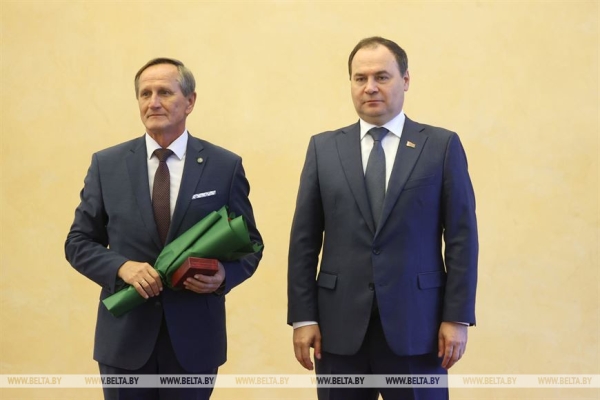 "Государственная награда - это символ доверия". Премьер-министр Беларуси вручил госнаграды "Государственная награда - это символ доверия". Премьер-министр Беларуси вручил госнаграды