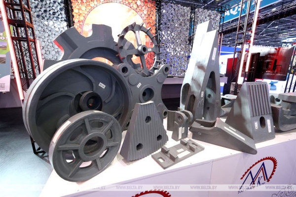 Головченко передал Токаеву приглашение Президента Беларуси посетить республику с официальным визитом Головченко передал Токаеву приглашение Президента Беларуси посетить республику с официальным визитом