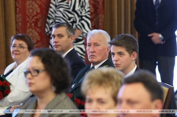 "Государственная награда - это символ доверия". Премьер-министр Беларуси вручил госнаграды "Государственная награда - это символ доверия". Премьер-министр Беларуси вручил госнаграды