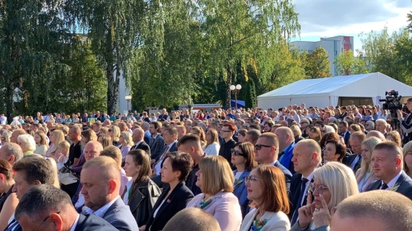 На областных «Дожинках» наградили победителей соревнования по уборке урожая На областных «Дожинках» наградили победителей соревнования по уборке урожая