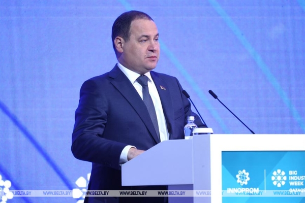 Головченко передал Токаеву приглашение Президента Беларуси посетить республику с официальным визитом Головченко передал Токаеву приглашение Президента Беларуси посетить республику с официальным визитом