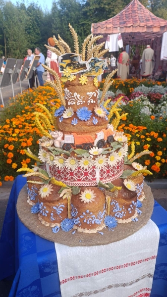 Красота нового урожая! На выставке «дожиночных» караваев и снопов выберут победителя