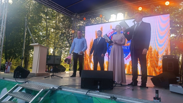 Церемония чествования лидеров жатвы-2023 прошла на районных «Дожинках»