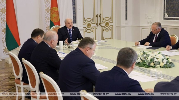 Лукашенко: несмотря на внешние вызовы, Беларусь уверенно работает на международных рынках Лукашенко: несмотря на внешние вызовы, Беларусь уверенно работает на международных рынках
