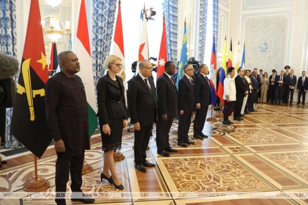 Новые гранд-проекты с Россией, контроль над дронами и образ "деревни будущего". События и итоги недели Президента