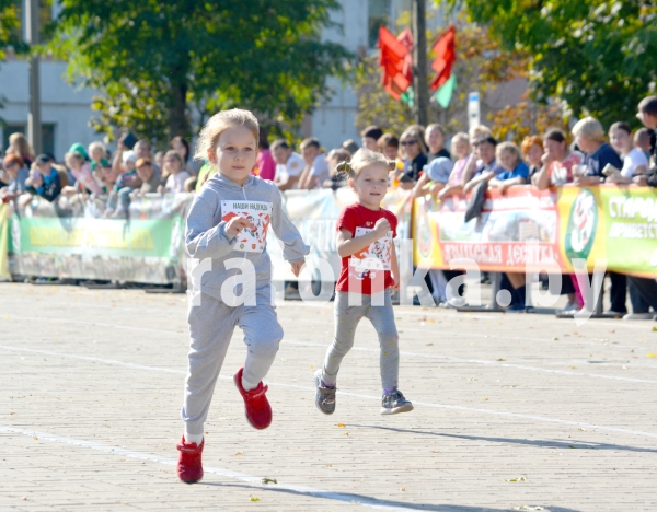 Самые милые забеги фестиваля «Языльская десятка» — старты малышей Самые милые забеги фестиваля «Языльская десятка» — старты малышей