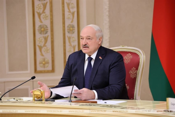 Новые гранд-проекты с Россией, контроль над дронами и образ "деревни будущего". События и итоги недели Президента