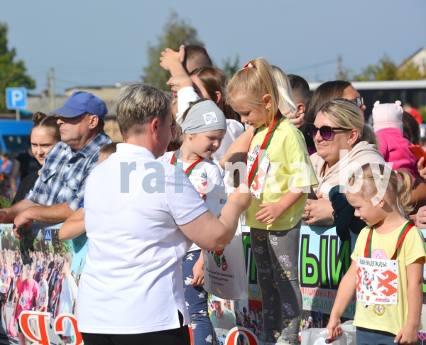 Самые милые забеги фестиваля «Языльская десятка» — старты малышей Самые милые забеги фестиваля «Языльская десятка» — старты малышей