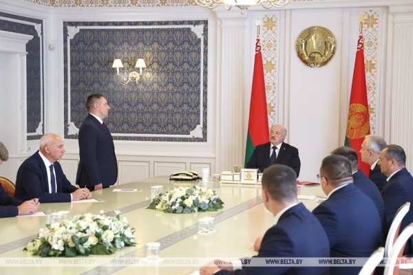 Новые гранд-проекты с Россией, контроль над дронами и образ "деревни будущего". События и итоги недели Президента