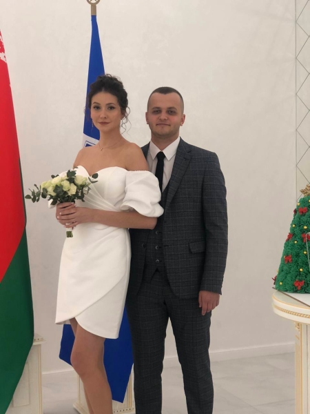24 пары расписались в зеркальную дату 23.12.23 в Бресте