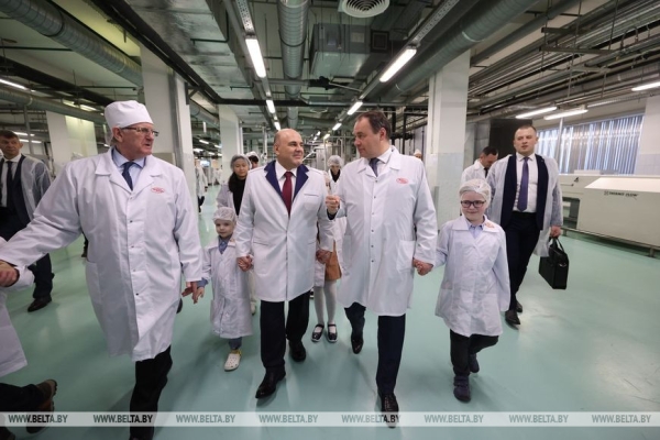 Главы правительств стран СНГ ознакомились с продукцией предприятий холдинга "Объединенные кондитеры" Главы правительств стран СНГ ознакомились с продукцией предприятий холдинга "Объединенные кондитеры"
