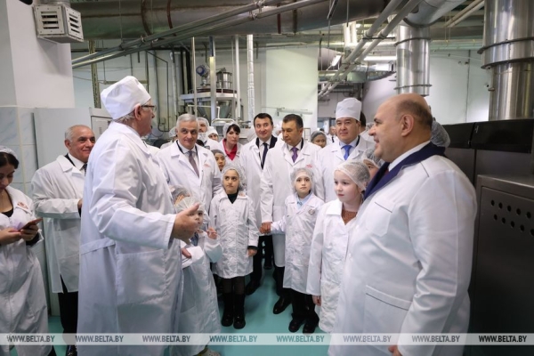 Главы правительств стран СНГ ознакомились с продукцией предприятий холдинга "Объединенные кондитеры" Главы правительств стран СНГ ознакомились с продукцией предприятий холдинга "Объединенные кондитеры"