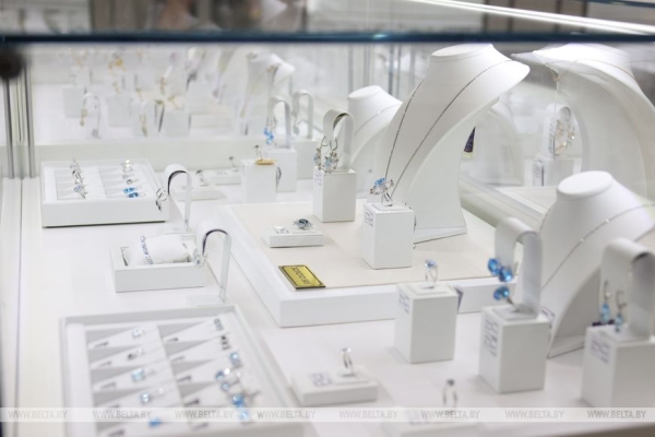 Вокруг Беларуси за пару часов. Как Лукашенко побывал во всех регионах страны, не выезжая из Минска