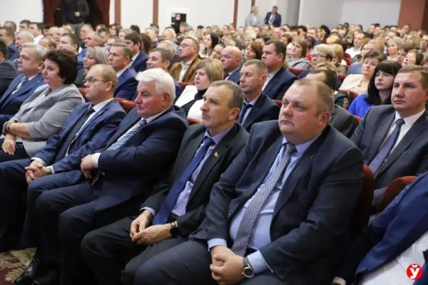 Турчин отметил лучших работников отрасли животноводства Минщины Турчин отметил лучших работников отрасли животноводства Минщины