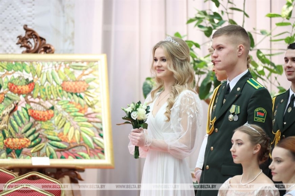 Атмосфера музыки, танца и таланта. Новогодний бал для молодежи прошел во Дворце Независимости Атмосфера музыки, танца и таланта. Новогодний бал для молодежи прошел во Дворце Независимости