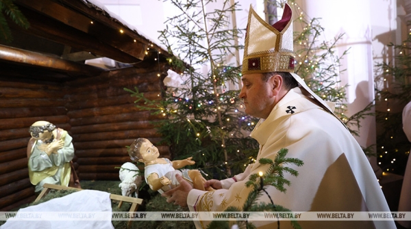 Лукашенко поздравил христиан Беларуси, празднующих Рождество Христово 25 декабря