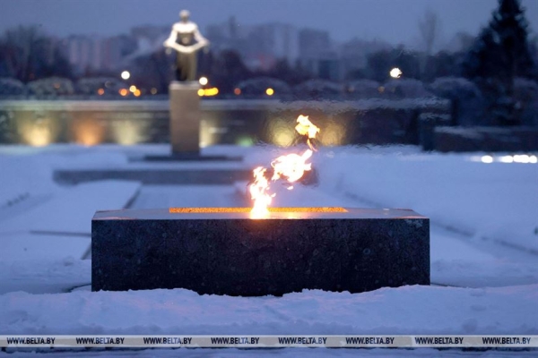 Священное место мужества и скорби. Белорусская делегация на Пискаревском кладбище почтила память жертв блокады Ленинграда Священное место мужества и скорби. Белорусская делегация на Пискаревском кладбище почтила память жертв блокады Ленинграда