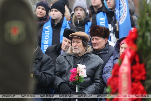Место памяти и скорби. Обновленный мемориальный комплекс открыли после реконструкции в Озаричах Место памяти и скорби. Обновленный мемориальный комплекс открыли после реконструкции в Озаричах