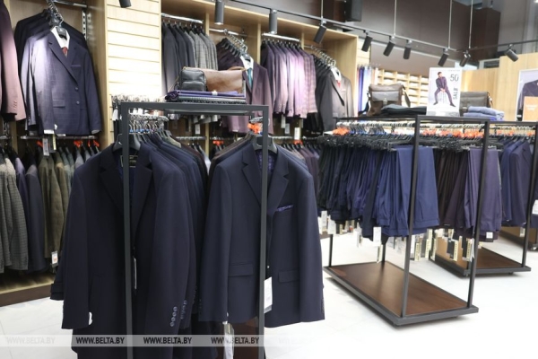 Вокруг Беларуси за пару часов. Как Лукашенко побывал во всех регионах страны, не выезжая из Минска