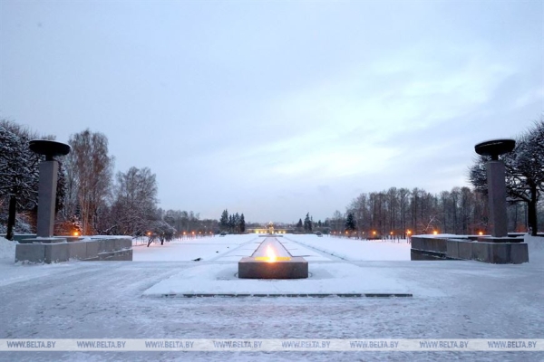 Священное место мужества и скорби. Белорусская делегация на Пискаревском кладбище почтила память жертв блокады Ленинграда Священное место мужества и скорби. Белорусская делегация на Пискаревском кладбище почтила память жертв блокады Ленинграда