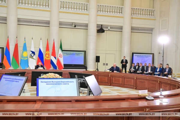 Лукашенко высказался о главных задачах и перспективах евразийской интеграции до 2045 года Лукашенко высказался о главных задачах и перспективах евразийской интеграции до 2045 года