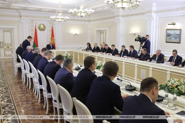 Лукашенко: с 1 января в Беларуси должна быть четкая, понятная система регулирования цен Лукашенко: с 1 января в Беларуси должна быть четкая, понятная система регулирования цен