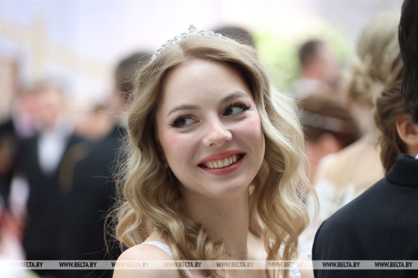 Атмосфера музыки, танца и таланта. Новогодний бал для молодежи прошел во Дворце Независимости Атмосфера музыки, танца и таланта. Новогодний бал для молодежи прошел во Дворце Независимости